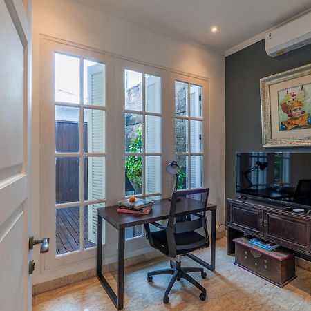 Mosan House - Unique Art-Filled Gem In Perfect Location A Short Walk From The Beach Or Seminyak Square Including Ac Office For Remote Working Bagian luar foto