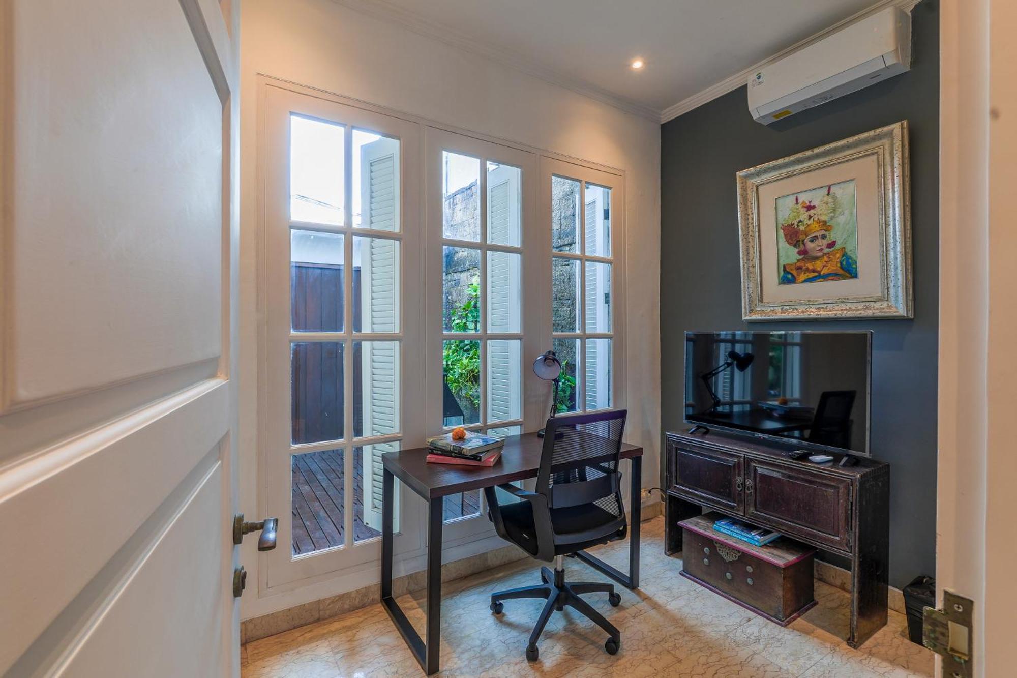 Mosan House - Unique Art-Filled Gem In Perfect Location A Short Walk From The Beach Or Seminyak Square Including Ac Office For Remote Working Bagian luar foto