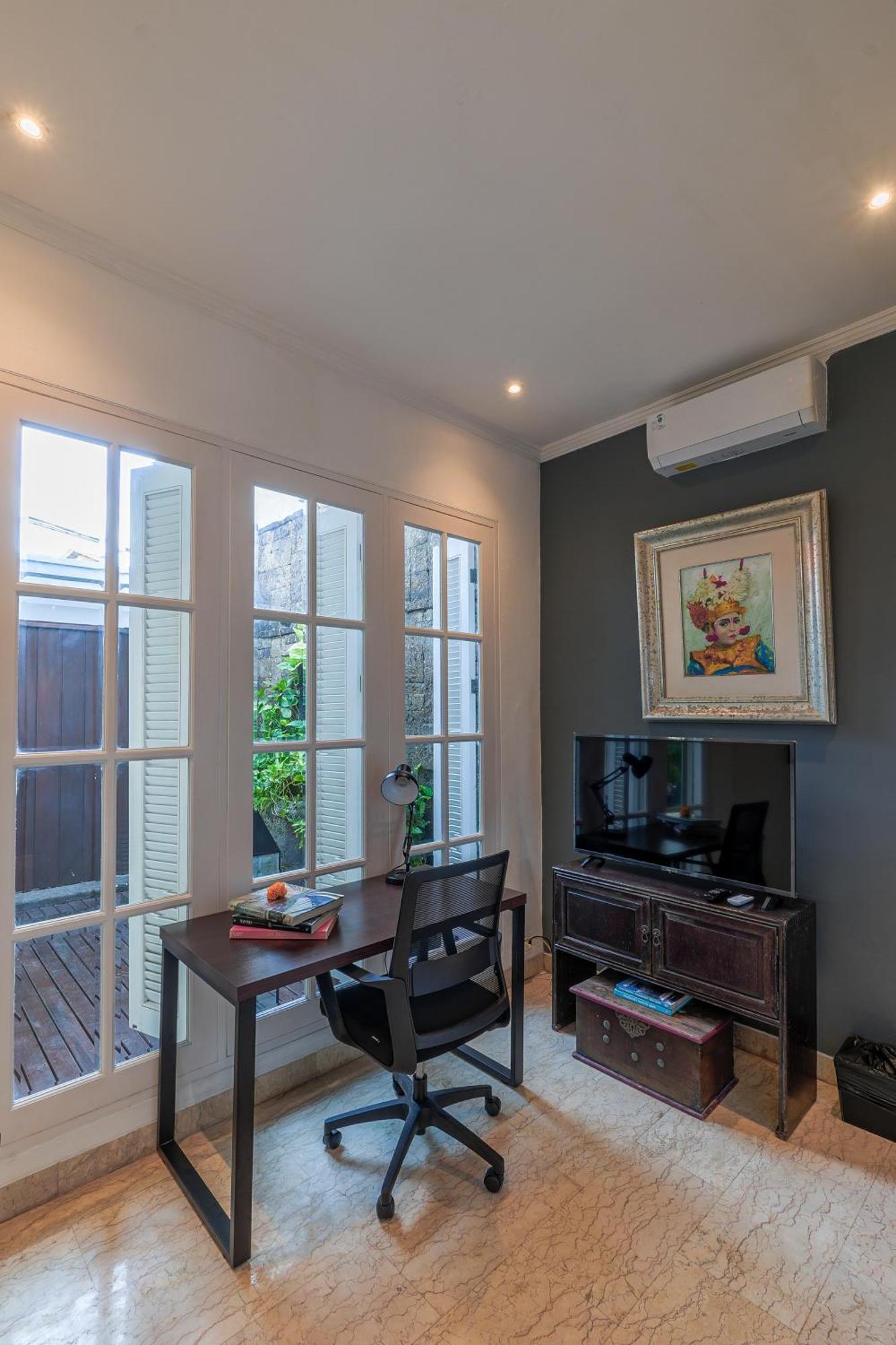 Mosan House - Unique Art-Filled Gem In Perfect Location A Short Walk From The Beach Or Seminyak Square Including Ac Office For Remote Working Bagian luar foto