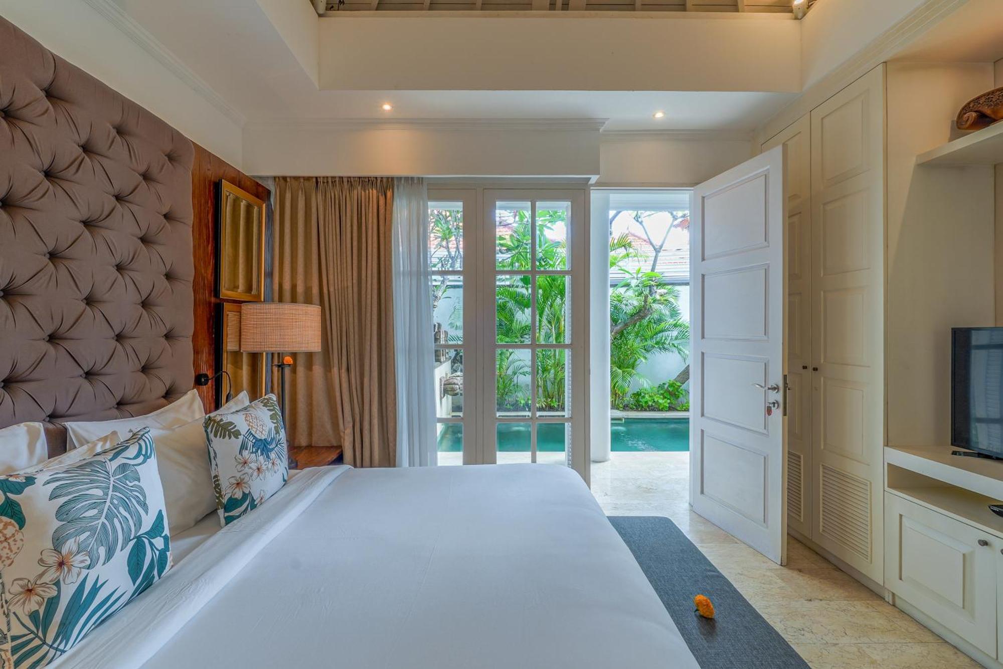 Mosan House - Unique Art-Filled Gem In Perfect Location A Short Walk From The Beach Or Seminyak Square Including Ac Office For Remote Working Bagian luar foto