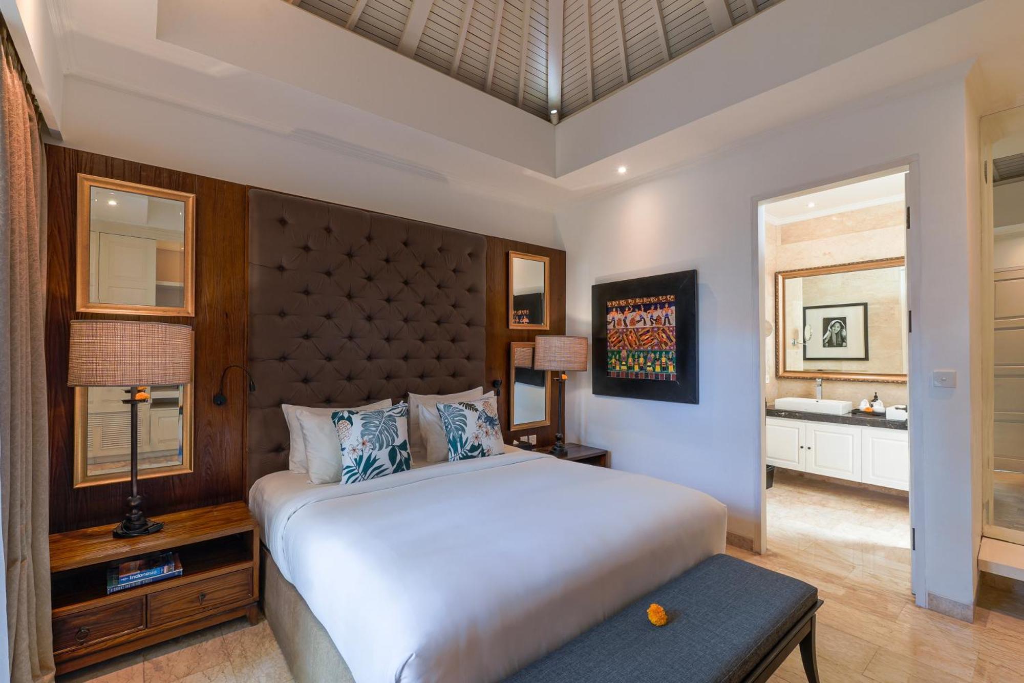 Mosan House - Unique Art-Filled Gem In Perfect Location A Short Walk From The Beach Or Seminyak Square Including Ac Office For Remote Working Bagian luar foto
