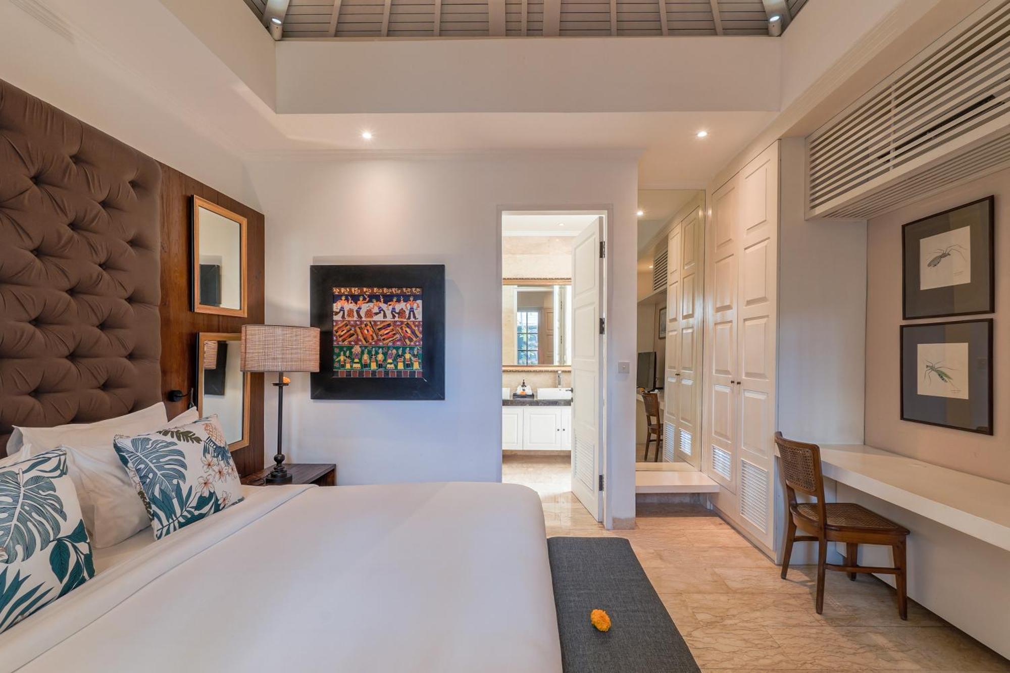 Mosan House - Unique Art-Filled Gem In Perfect Location A Short Walk From The Beach Or Seminyak Square Including Ac Office For Remote Working Bagian luar foto