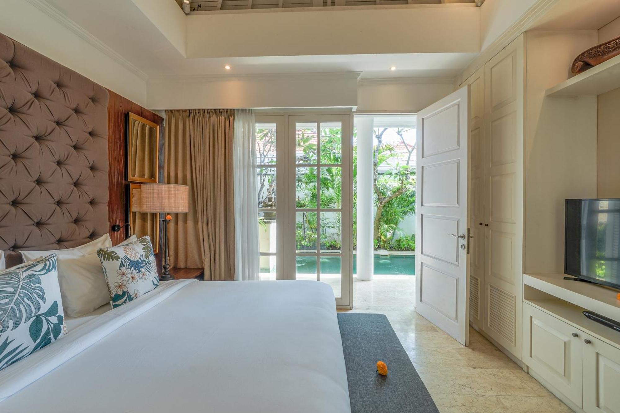 Mosan House - Unique Art-Filled Gem In Perfect Location A Short Walk From The Beach Or Seminyak Square Including Ac Office For Remote Working Bagian luar foto