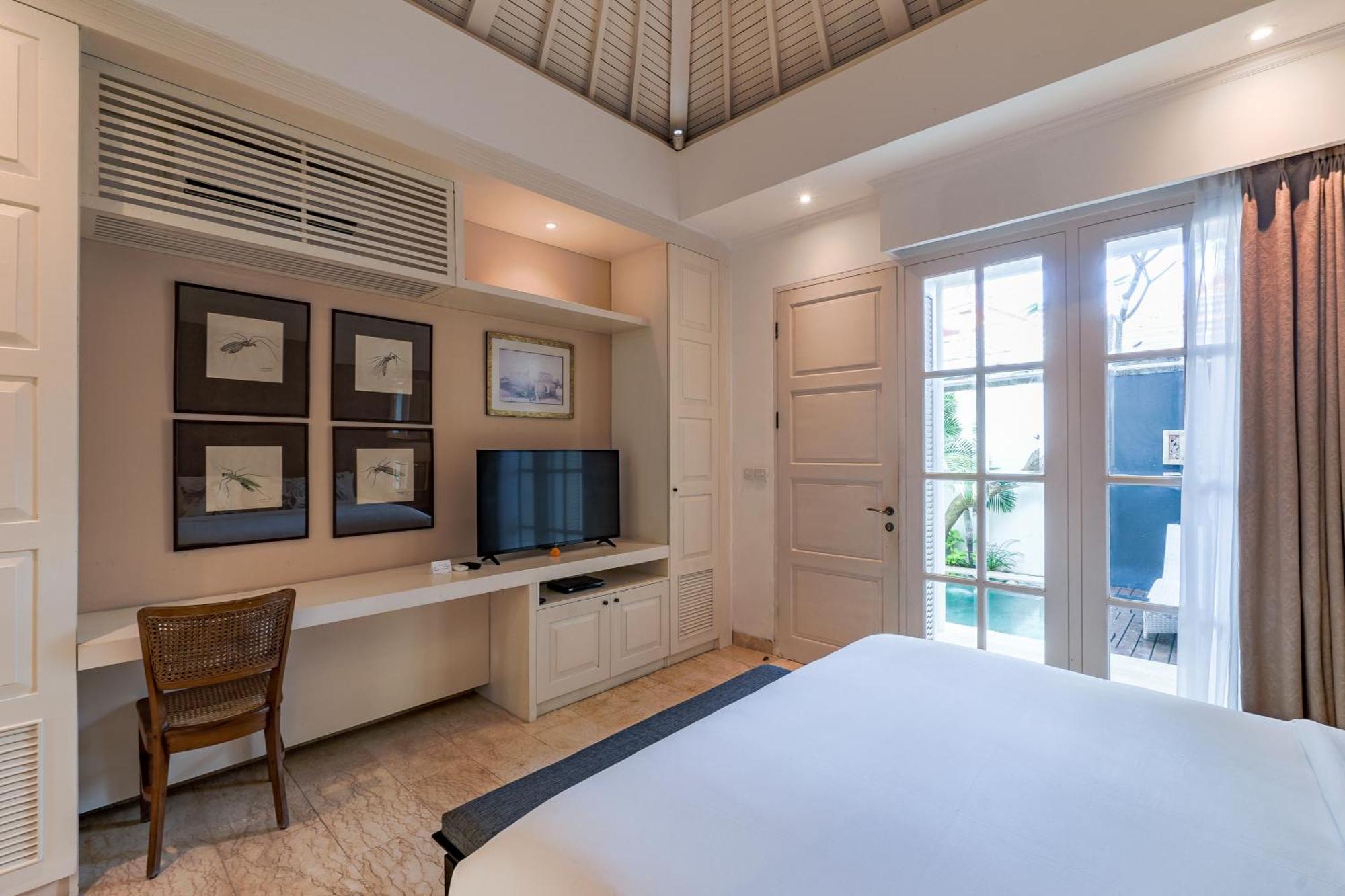 Mosan House - Unique Art-Filled Gem In Perfect Location A Short Walk From The Beach Or Seminyak Square Including Ac Office For Remote Working Bagian luar foto