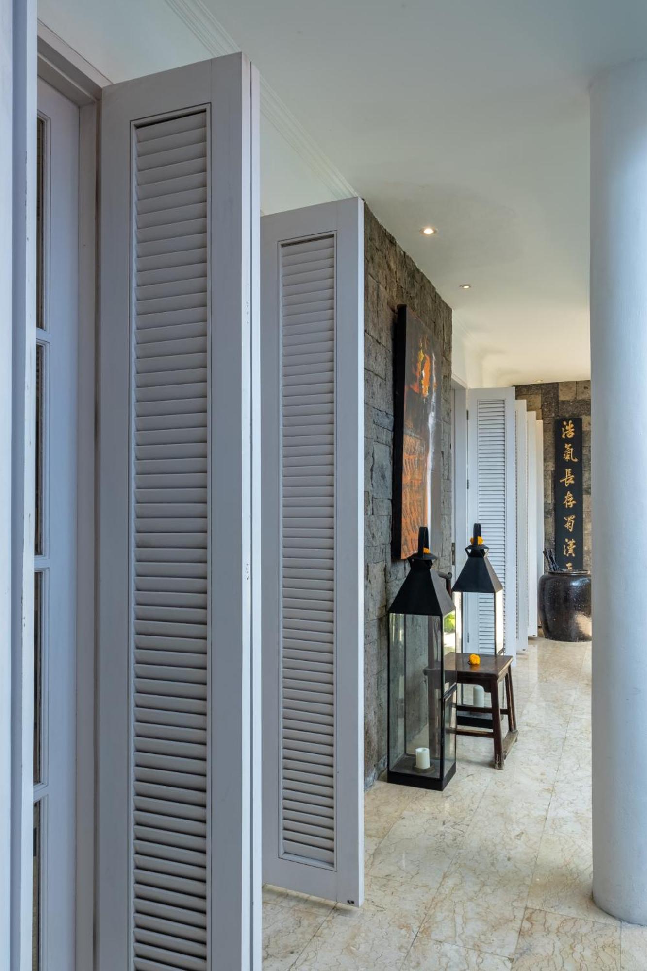 Mosan House - Unique Art-Filled Gem In Perfect Location A Short Walk From The Beach Or Seminyak Square Including Ac Office For Remote Working Bagian luar foto