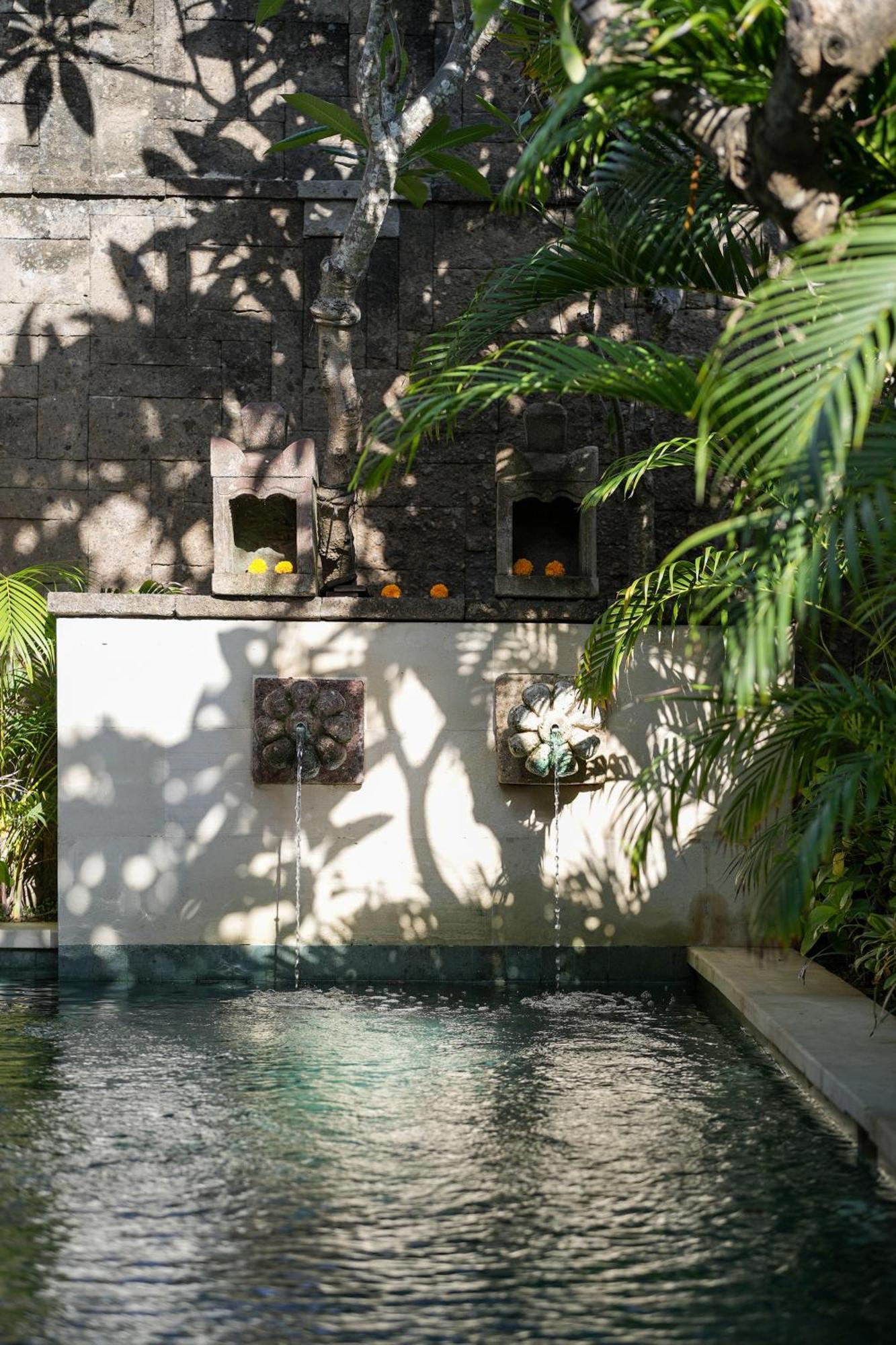 Mosan House - Unique Art-Filled Gem In Perfect Location A Short Walk From The Beach Or Seminyak Square Including Ac Office For Remote Working Bagian luar foto